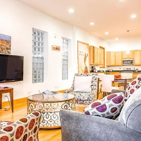 Spacious & Stylish Home At The Heart Of Wicker Park